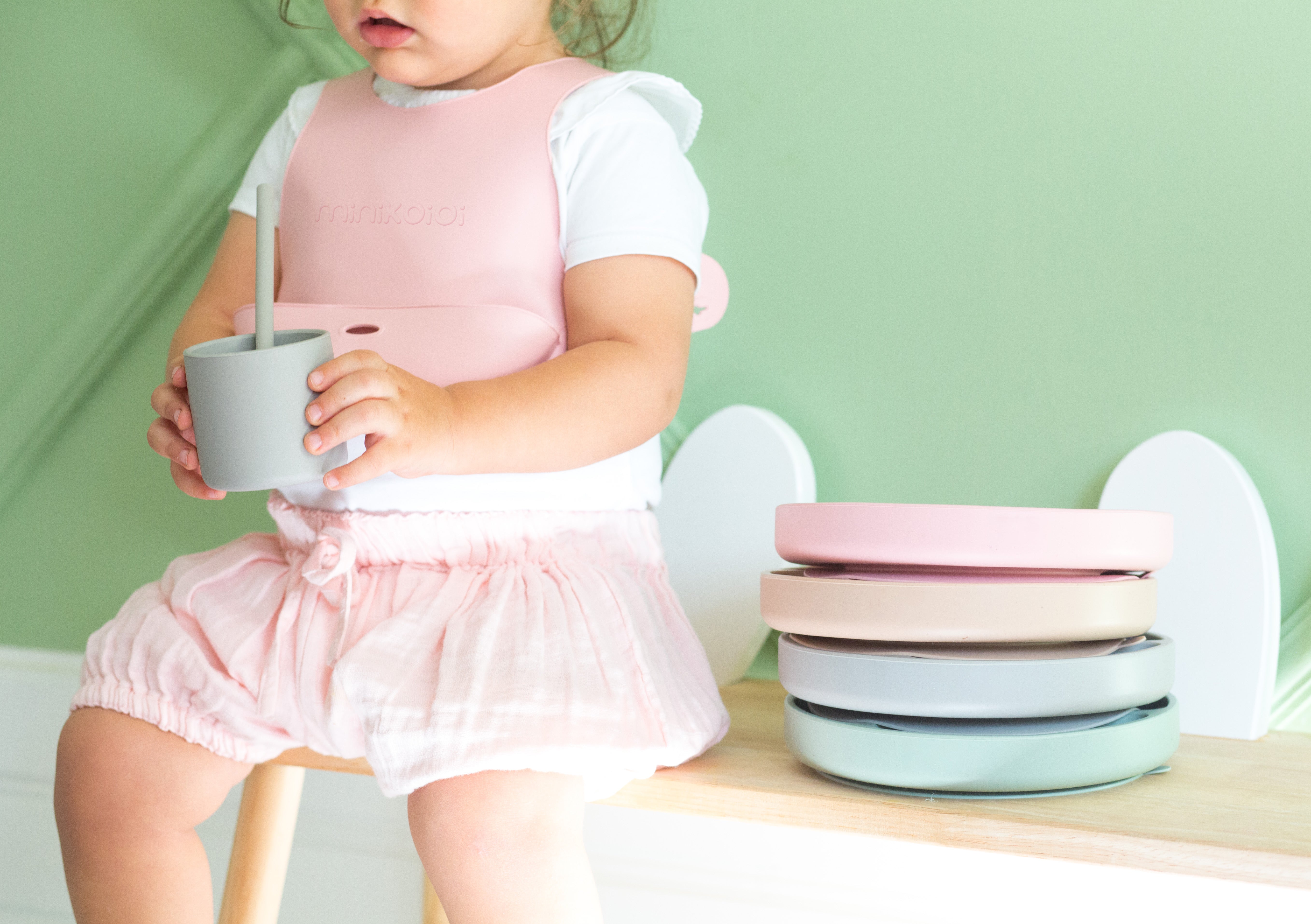 Silicone Silicone vs. Plastic in Feeding Products