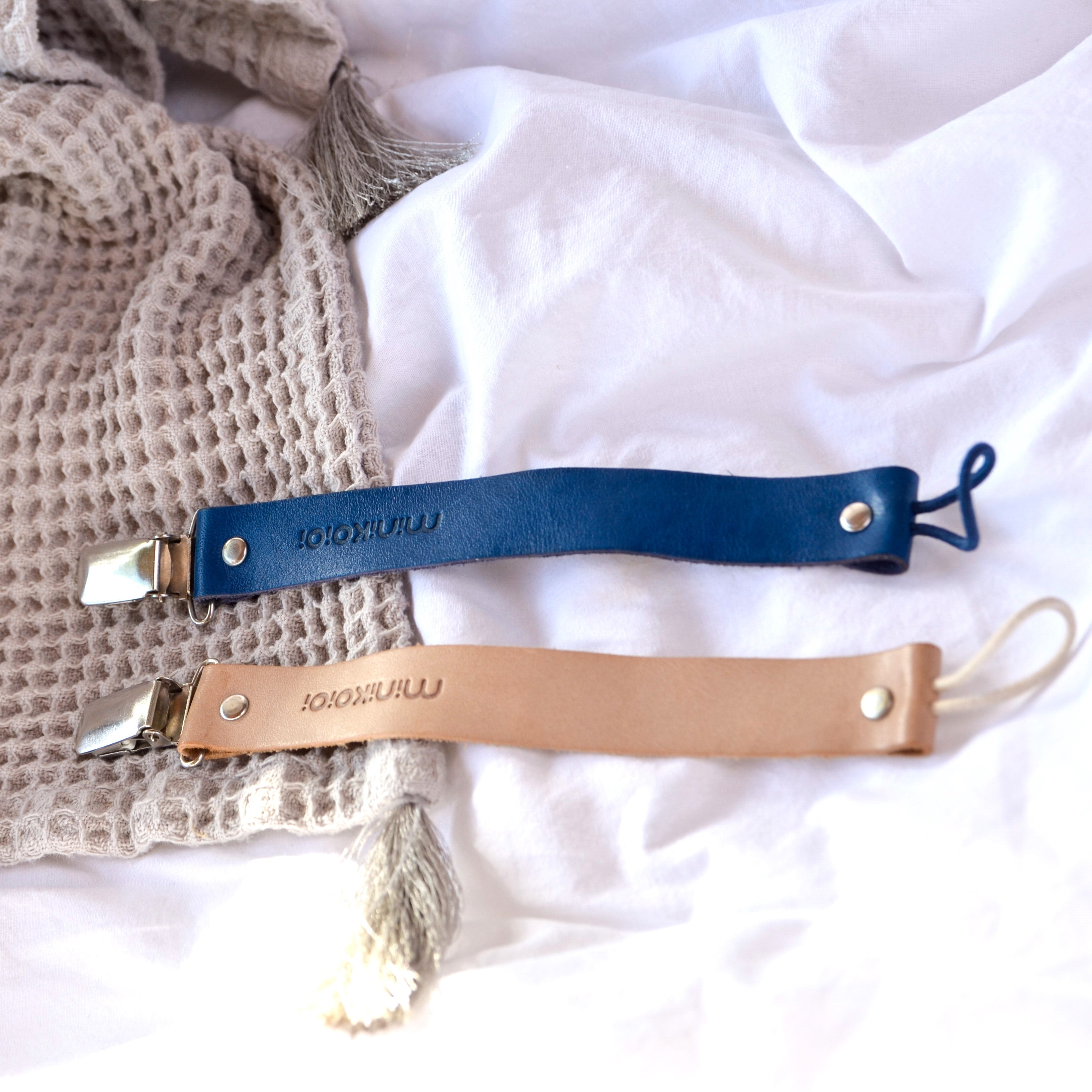 MinikOiOi Klips Pacifier and Teether Holder