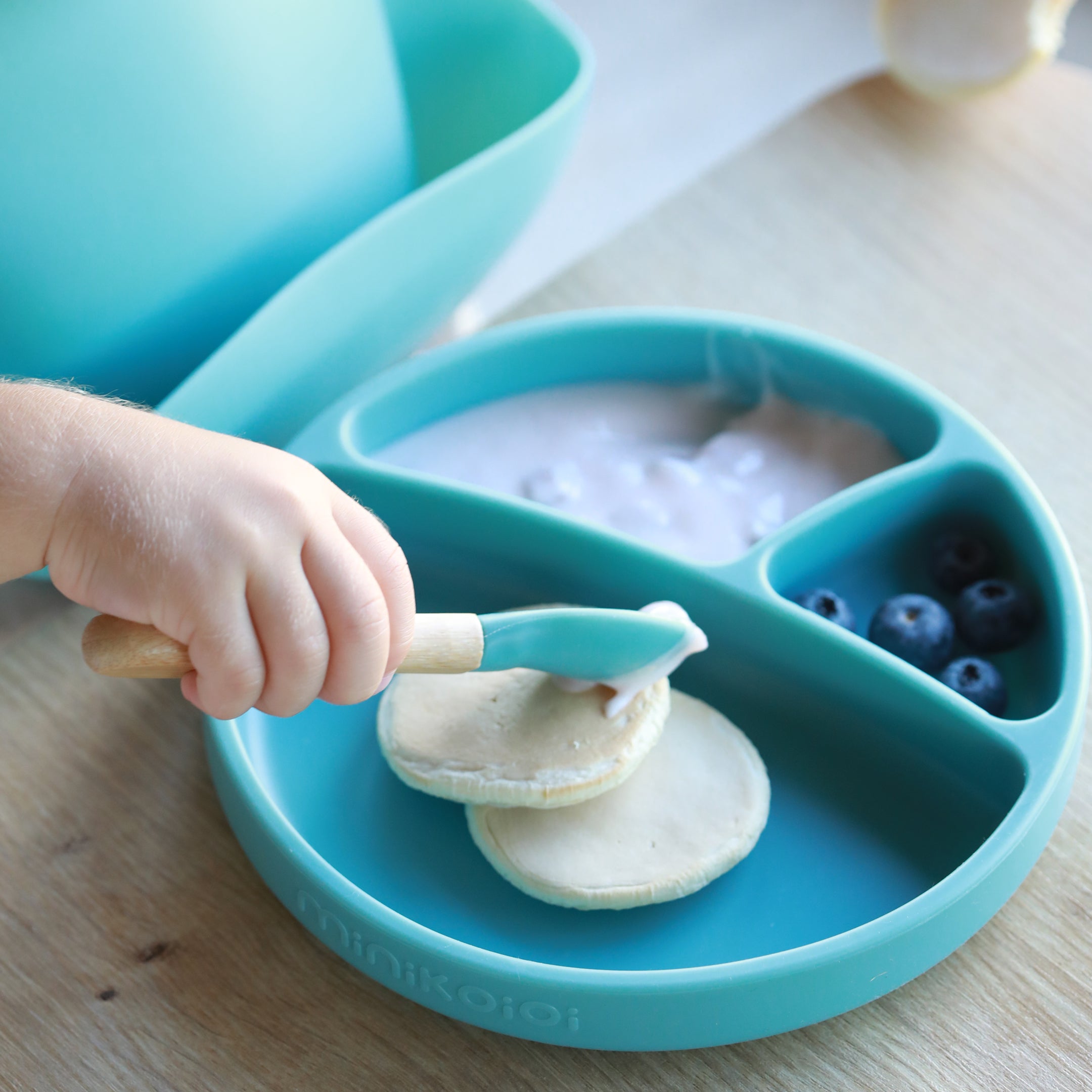 MinikOiOi BLW SET II Silicone Feeding Set (Bib+Plate+Spoon)