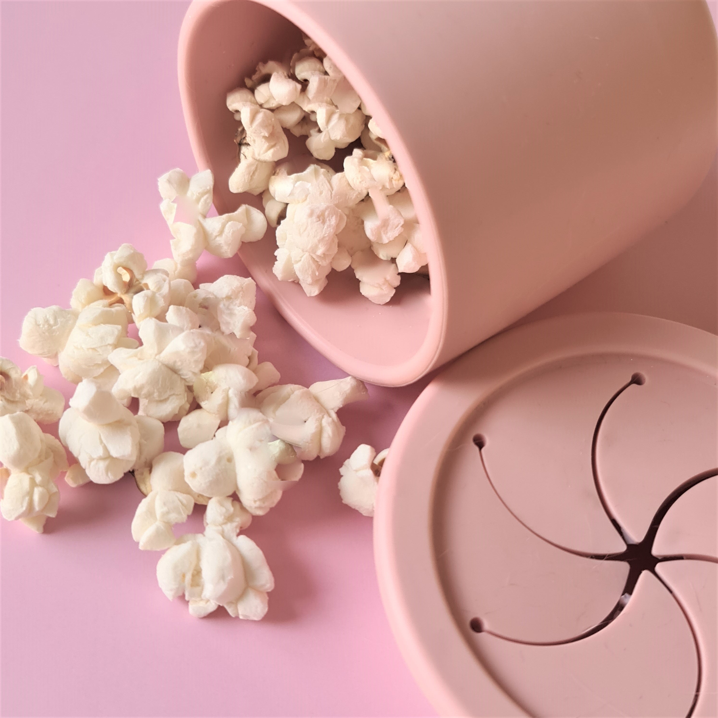 MinikOiOi Sip + Snack Silicone Drink and Snack + Straw